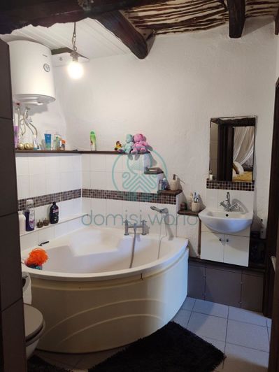 Image No.18-2 Bed Maisonette for sale