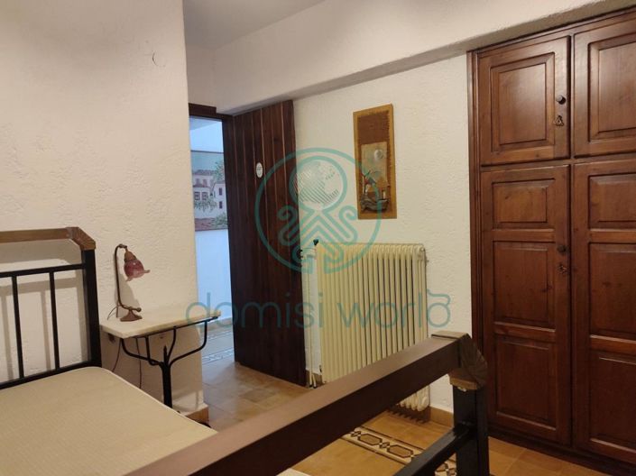 Image No.18-5 Bed House for sale