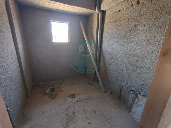 Image No.15-6 Bed House for sale