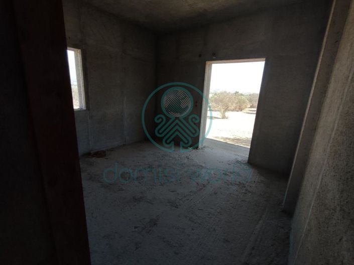 Image No.16-6 Bed House for sale