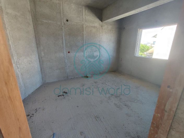 Image No.18-6 Bed House for sale