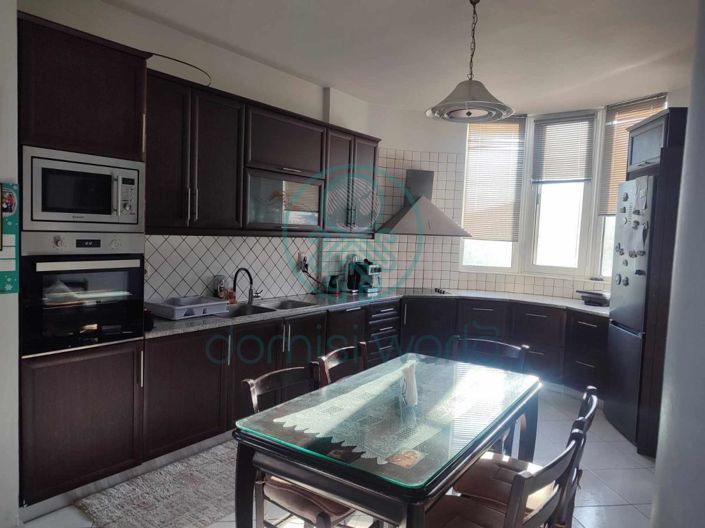 Image No.11-Villa de 8 chambres à vendre à Pompia