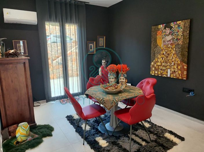 Image No.18-3 Bed Villa for sale