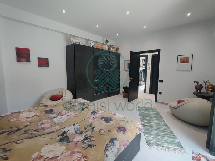 Image No.25-3 Bed Villa for sale