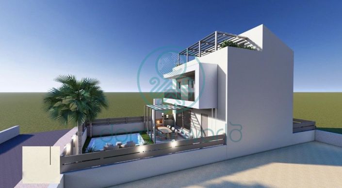 Image No.2-4 Bed House for sale