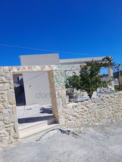 Image No.12-3 Bed House for sale