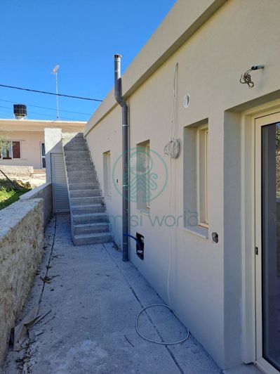 Image No.8-3 Bed House for sale