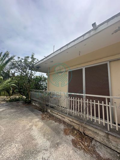 Image No.1-4 Bed Property for sale