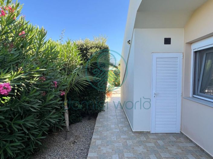 Image No.12-2 Bed House for sale