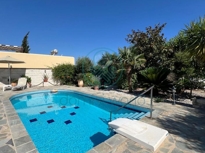 Image No.13-2 Bed House for sale