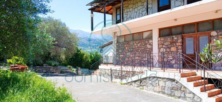 Image No.8-5 Bed House for sale