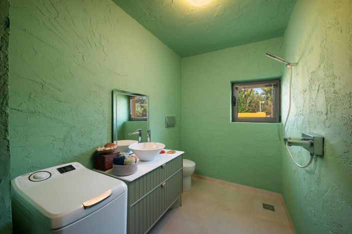 Image No.14-2 Bed Property for sale