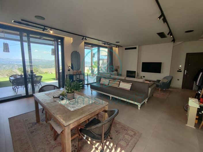 Image No.2-5 Bed Villa for sale