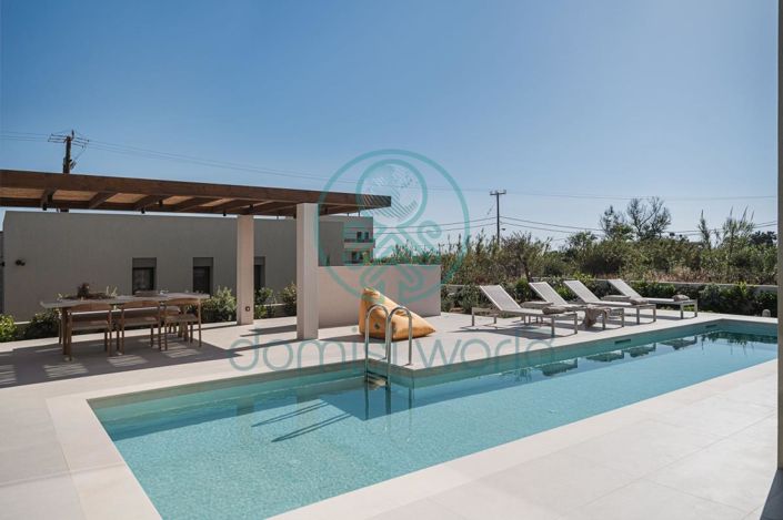 Image No.2-4 Bed Villa for sale