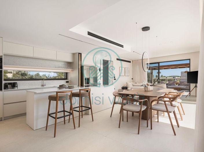 Image No.6-4 Bed Villa for sale