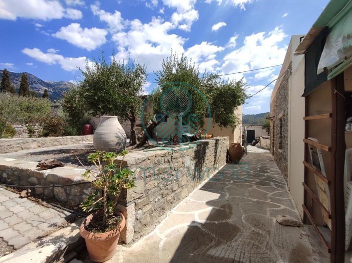 Image No.11-2 Bed House for sale