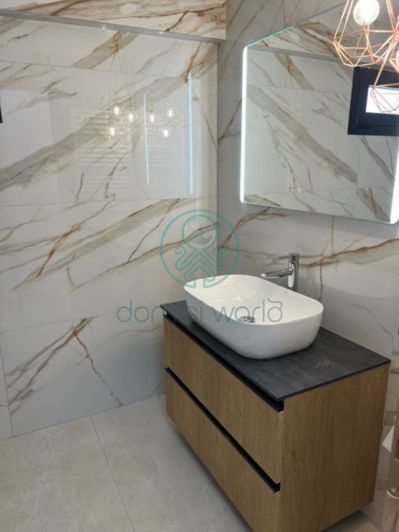 Image No.4-1 Bed House for sale