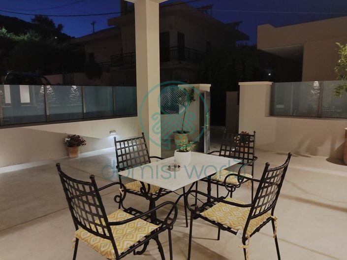 Image No.10-2 Bed House for sale