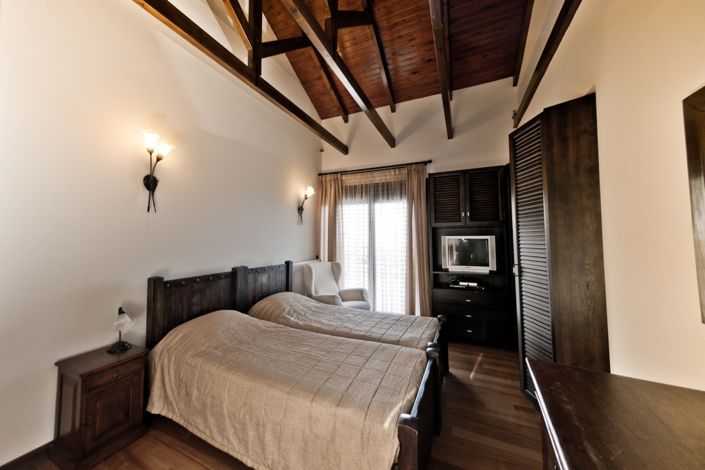 Image No.10-4 Bed Villa for sale