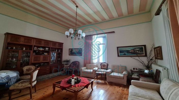 Image No.2-9 Bed Property for sale