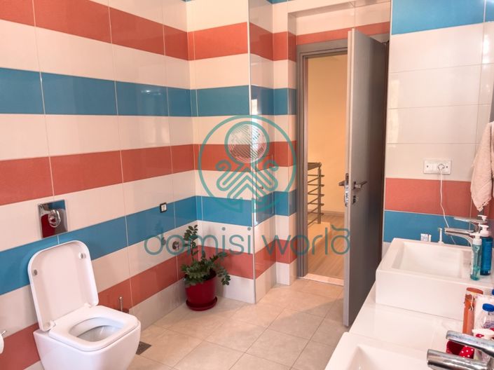 Image No.32-4 Bed Villa / Detached for sale