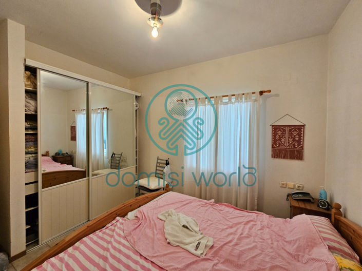 Image No.24-6 Bed Property for sale