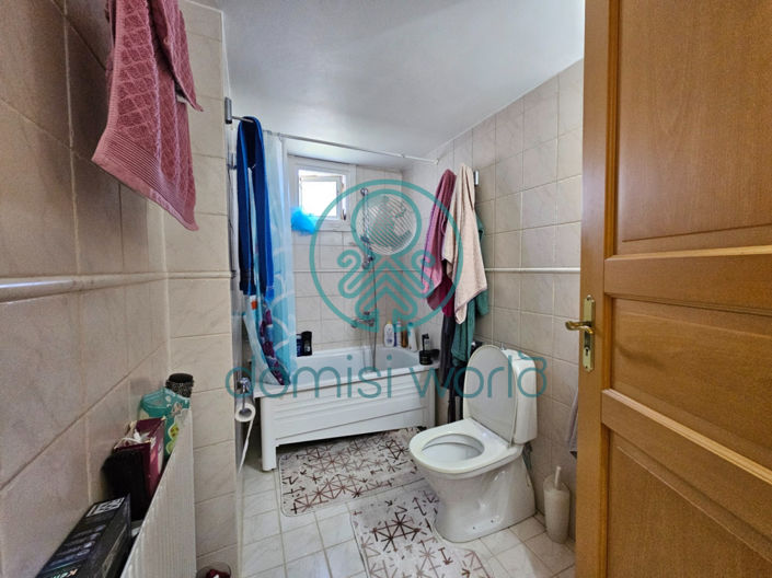 Image No.37-6 Bed Property for sale