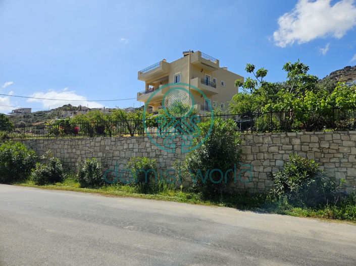 Image No.5-6 Bed Property for sale