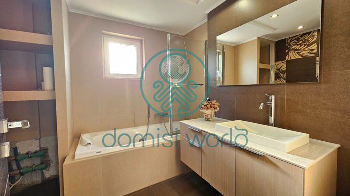 Image No.14-6 Bed Villa / Detached for sale