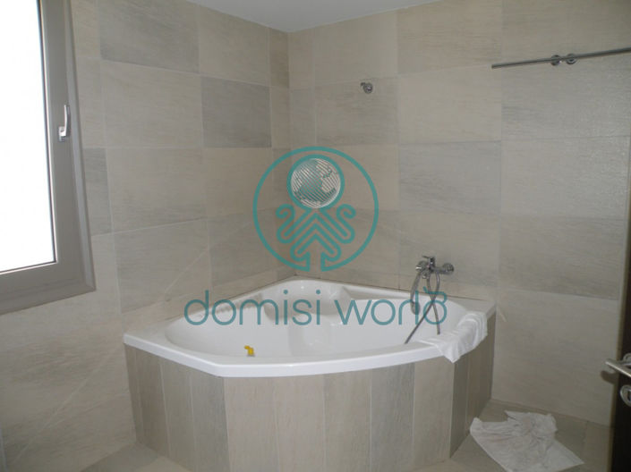 Image No.24-4 Bed Maisonette for sale