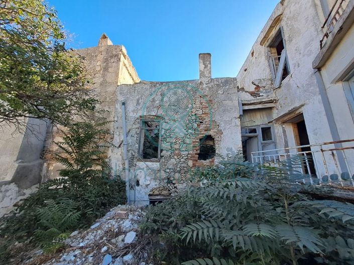 Image No.2-4 Bed House for sale