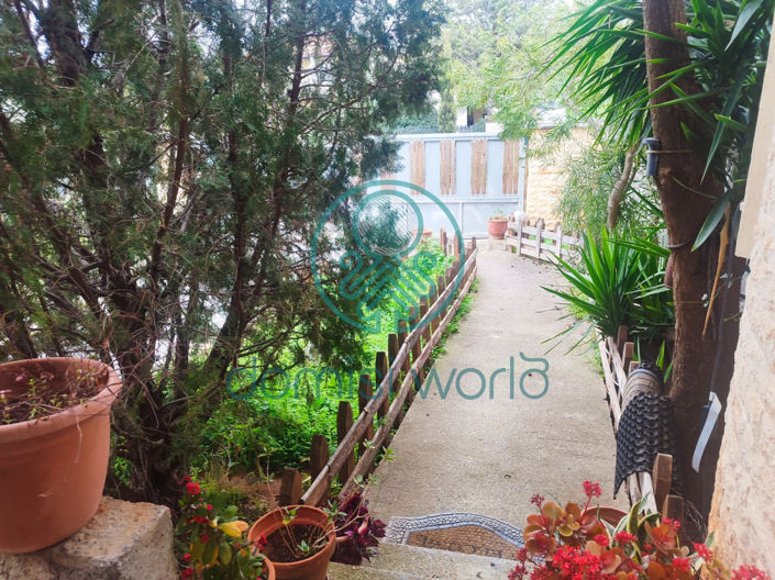 Image No.2-Propriété de 6 chambres à vendre à Elia