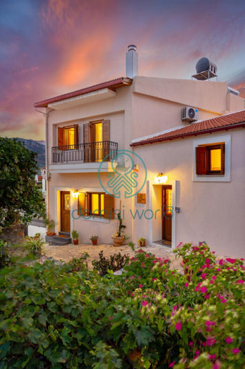 Image No.2-Propriété de 5 chambres à vendre à Agios Nicolaos