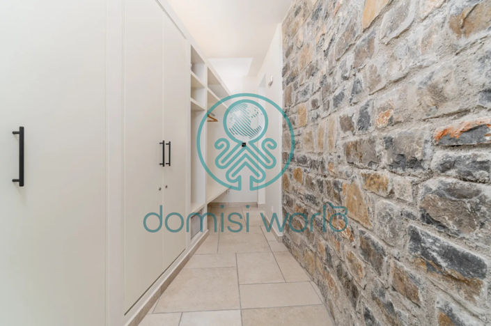 Image No.25-4 Bed Property for sale