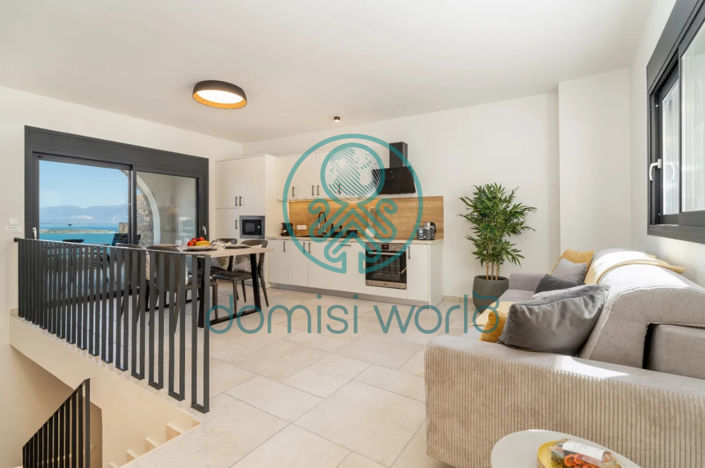 Image No.4-4 Bed Property for sale
