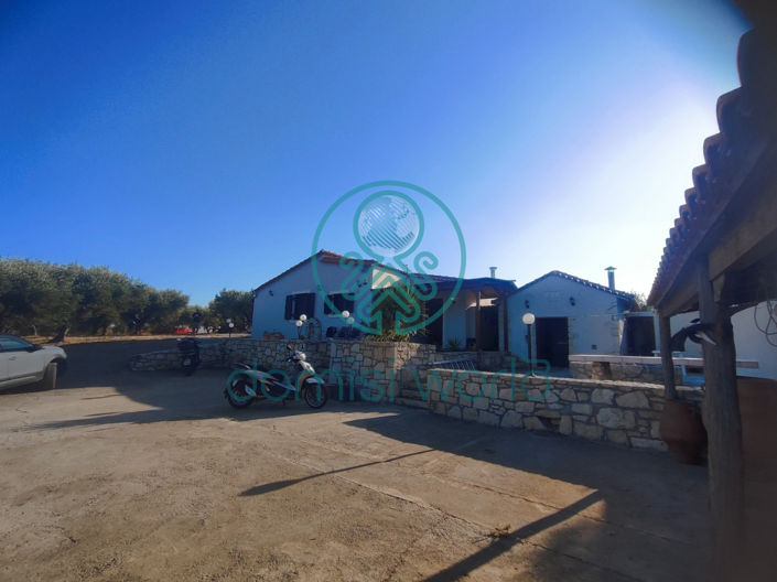 Image No.20-4 Bed Villa / Detached for sale