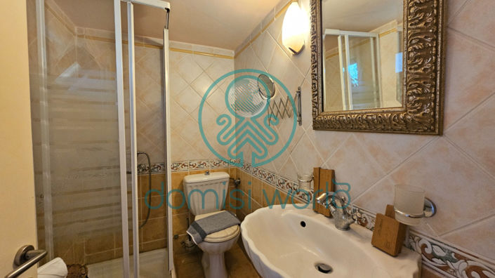 Image No.26-7 Bed Villa / Detached for sale
