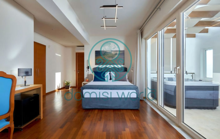 Image No.12-6 Bed Villa / Detached for sale