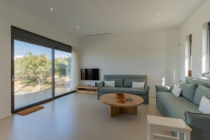 Image No.2-2 Bed Villa / Detached for sale