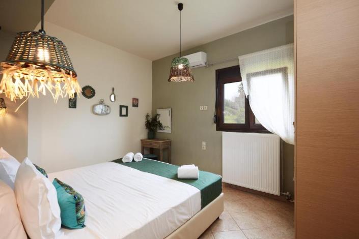 Image No.13-Villa / Détaché de 7 chambres à vendre à Perama