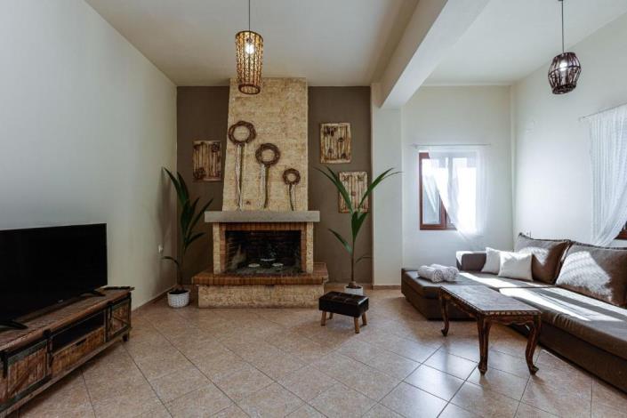 Image No.4-Villa / Détaché de 7 chambres à vendre à Perama