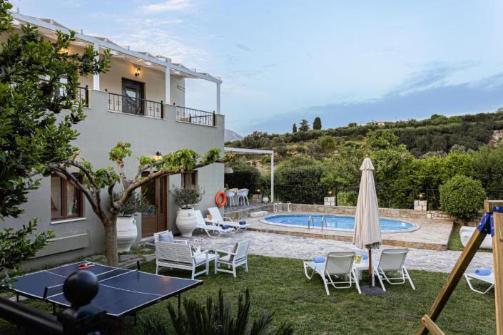 Image No.24-Villa / Détaché de 7 chambres à vendre à Perama