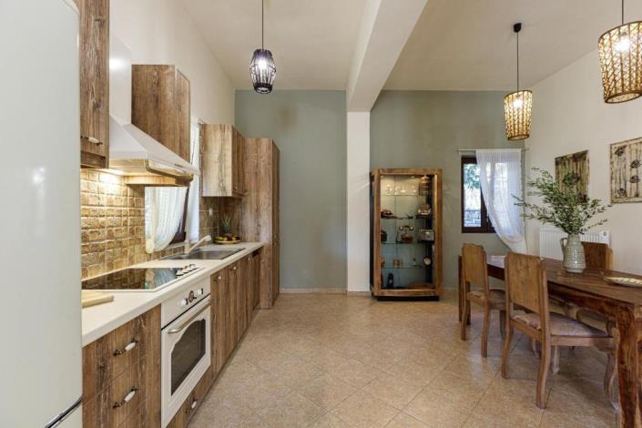 Image No.8-Villa / Détaché de 7 chambres à vendre à Perama