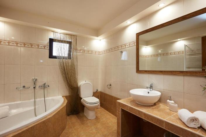 Image No.23-Villa / Détaché de 7 chambres à vendre à Perama