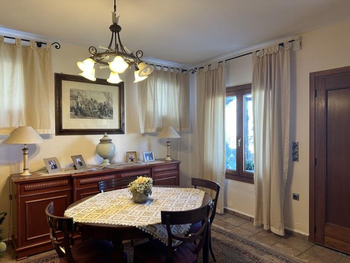 Image No.11-4 Bed Villa / Detached for sale