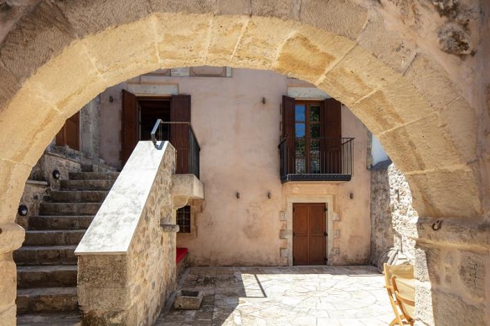 Image No.19-Villa / Détaché de 5 chambres à vendre à Argiroupoli