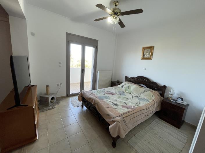 Image No.10-4 Bed House for sale