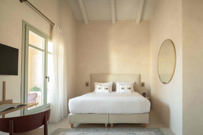 Image No.12-3 Bed Commercial for sale