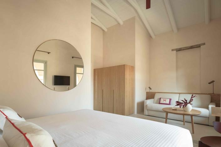 Image No.13-3 Bed Commercial for sale