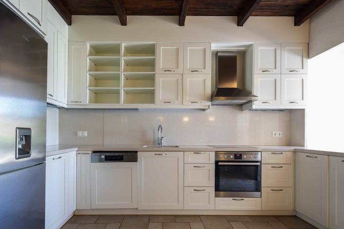 Image No.4-4 Bed Village House for sale